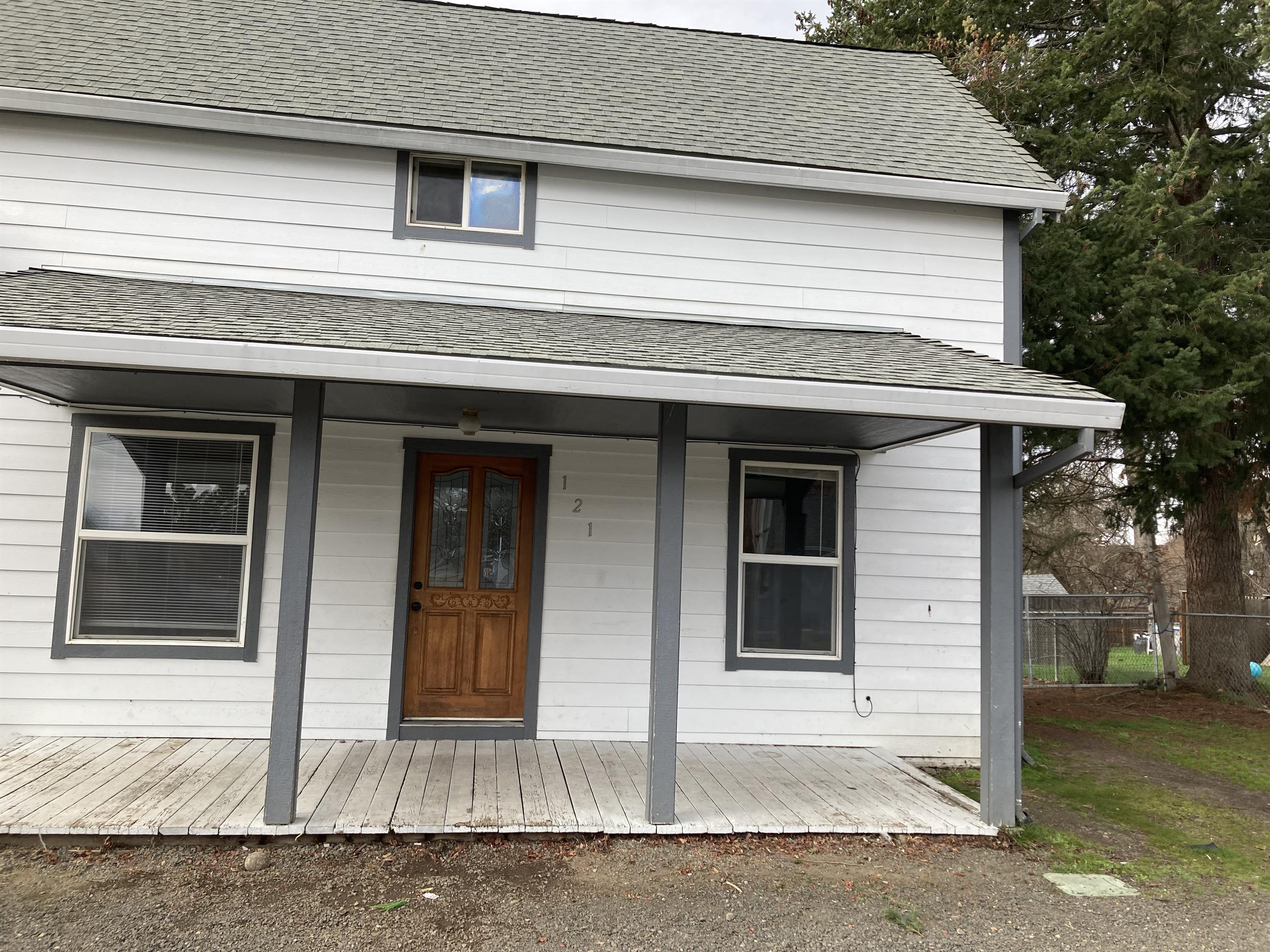 121 North Shasta Avenue House